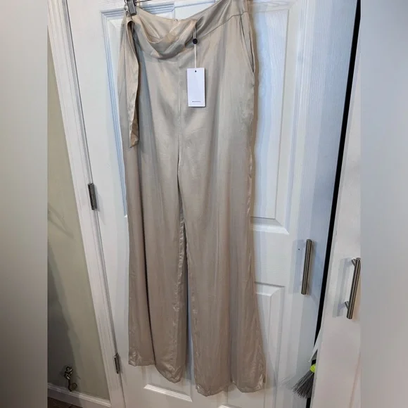 NWT Lovers & Friends Champagne Silky Flat Front Pants - Picture 2 of 5